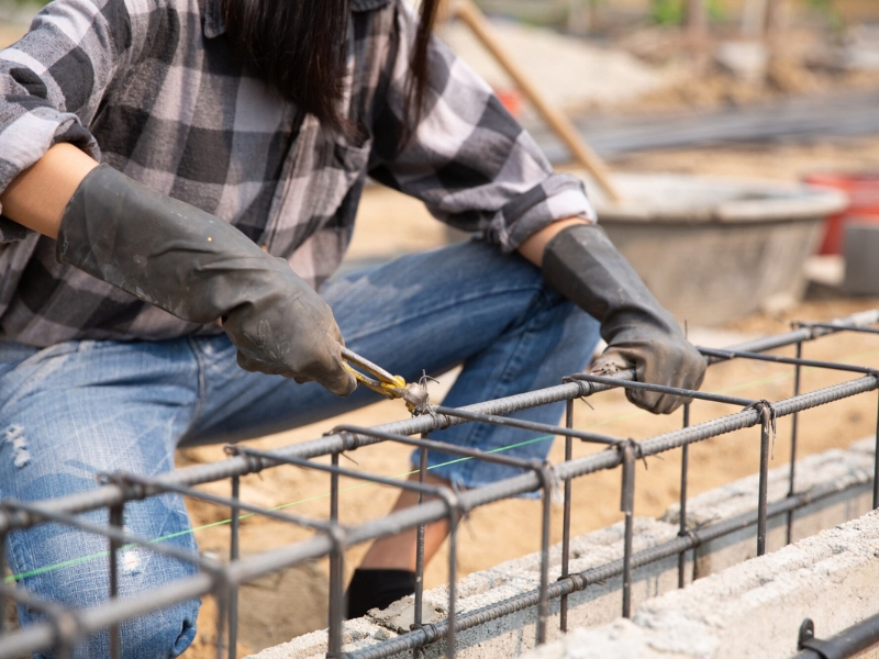 When to Call a Foundation Repair Contractor